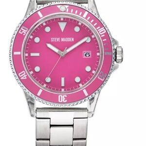 Steve Madden
Women's Silver-Tone Metal Link Bracelet Watch, 40X47.5mm